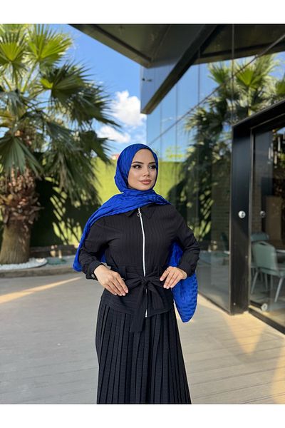 butik hira Pleated Skirt Suit