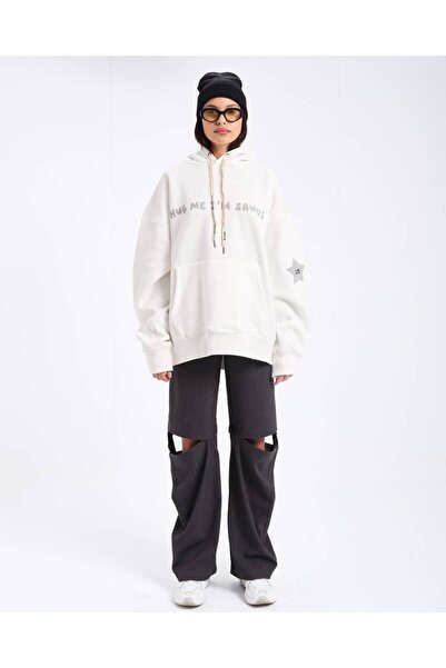 I'm west HUG ME I'M SAUDI هودي - أبيض