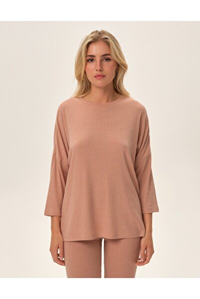 Henderson Everyday Elegance thanks to women's pajamas that stand out for their subtle shade and elegance |Frau