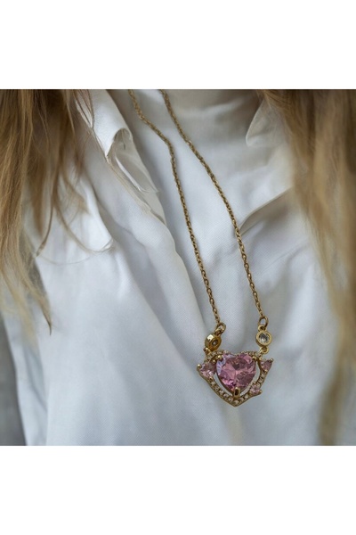İNN JEWELLERY قلادة فولاذية غير مشوهة ومضادة للحساسية على شكل قلب (ضمان المست...