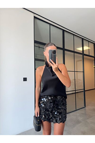 BB Bensu Buyruk ΜΑΥΡΗ ΣΑΤΕΝ ΜΠΛΟΥΖΑ ΜΕ ΛΑΙΜΟΥΡΑ ΕΝΤΟΝΟΥ ΣΤΗΡΙΞΗΣ