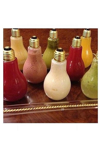 Generic 3 bulb-shaped juice cups