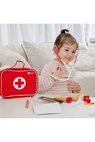 Classic World Set 19 piese Joc Valiza micului doctor, Classic World, Lemn, Multicolor