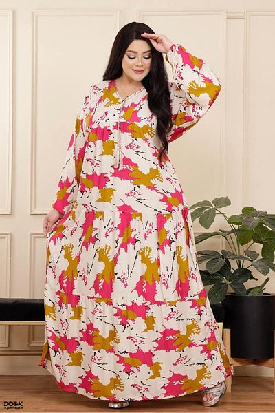 Generies Reception abaya made of viscose with a belt in the middle, treated against shrinkage.