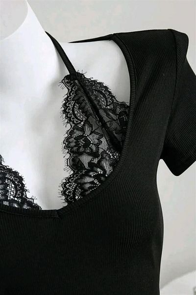 Karakedi Black Tie-Up Lace Attached Gothic Y2K Short Sleeve Crop