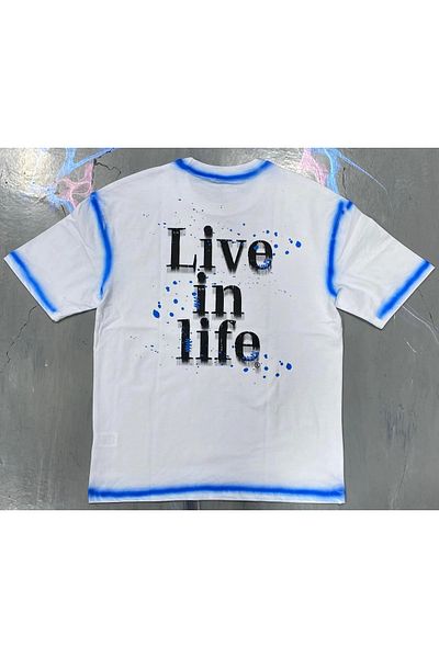 ALANAQA Unisex oversized T-shirt with modern fashion design, comfortable and loose