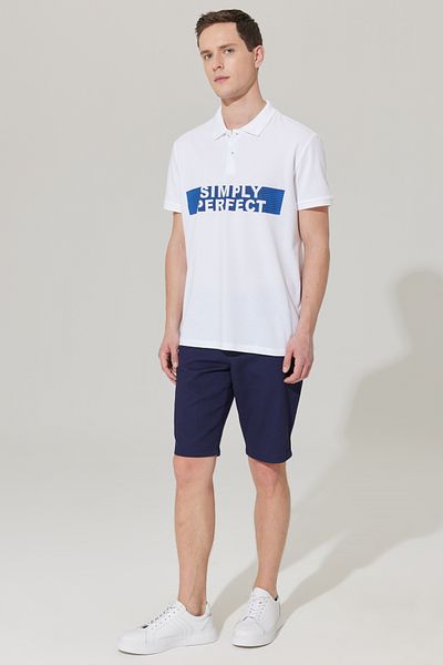 AC&Co / Altınyıldız Classics Weißes Herren-T-Shirt mit Standard-Passform, regulärem Schnitt und Polokragen aus 100 % Baumwolle mit Slogan-Aufdruck