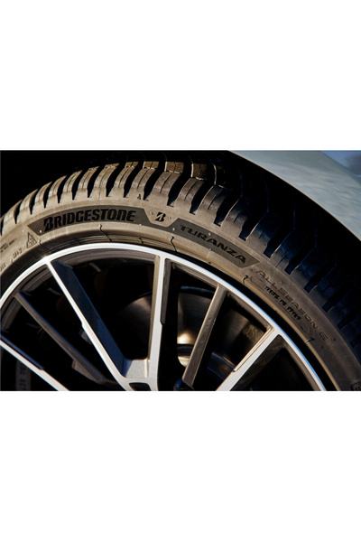 Bridgestone 215/60 R17 Lastik 🚗 | Güvenli Sürüş İçin İdeal