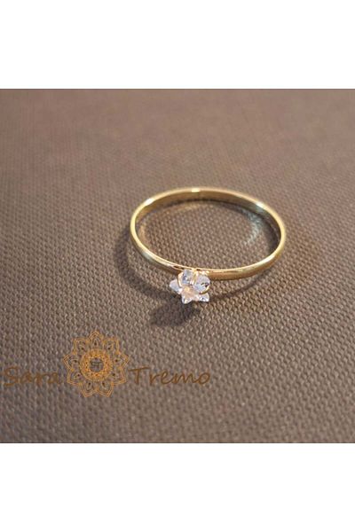 saratremo Delicate Gold-Plated Ring, Classic Engagement Design