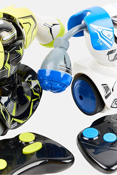 Silverlit Robo Kombat Battling Robot With Power Fist