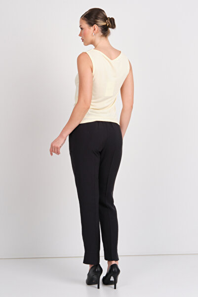 ONLY Γυναικείο μπλουζάκι Onlfree αμάνικο με λαιμόκοψη 15351020 κίτρινο