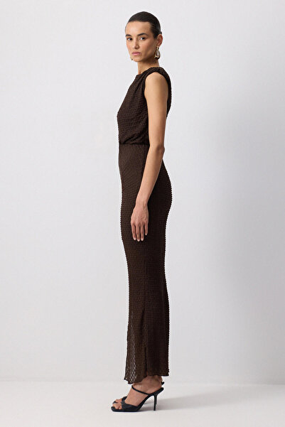 Touché Privé ΣΤΡΟΓΓΥΛΟ ΛΕΠΤΟΜΕΡΕΙΑ ΦΟΡΕΜΑ