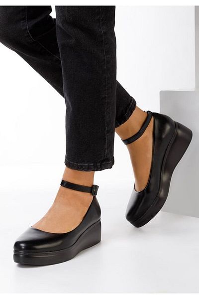 B T Shoes Pantofi casual cu platformă Evelyne negri