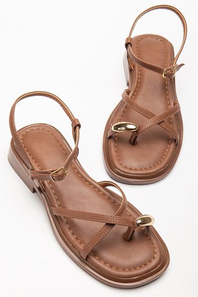Cozi company Sandale confortabile din piele maro maro mat cu un singur deget cu detaliu de inel