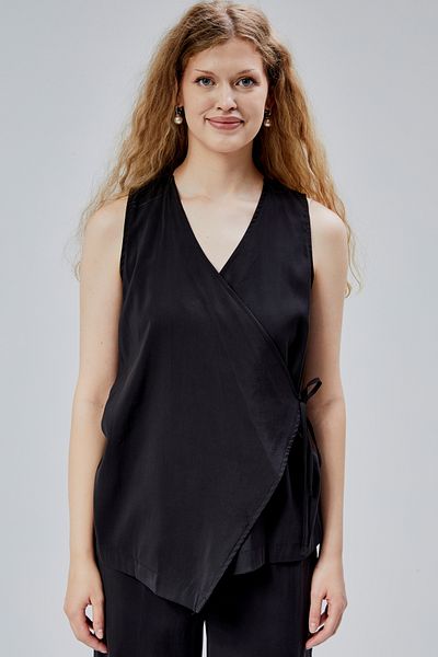 Bolivente Black V-Neck Side Tie Detailed Vest-Pants Suit