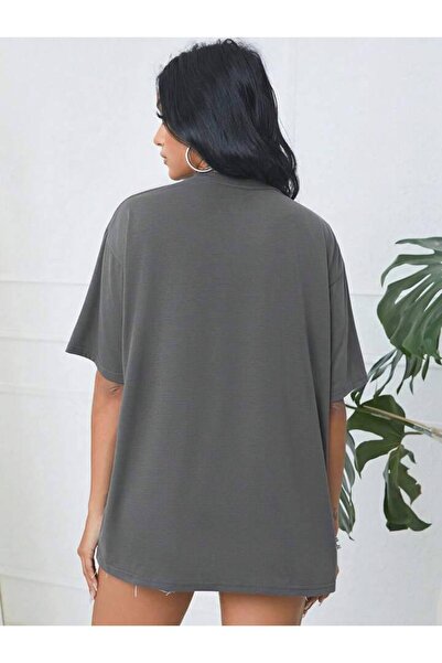 LAYORA "Women's Oversize T-Shirt - Flower and Butterfly Pattern |   Stylish and Comfortable Daily Combination"