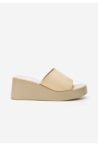 B T Shoes Kamilya beige platform slippers