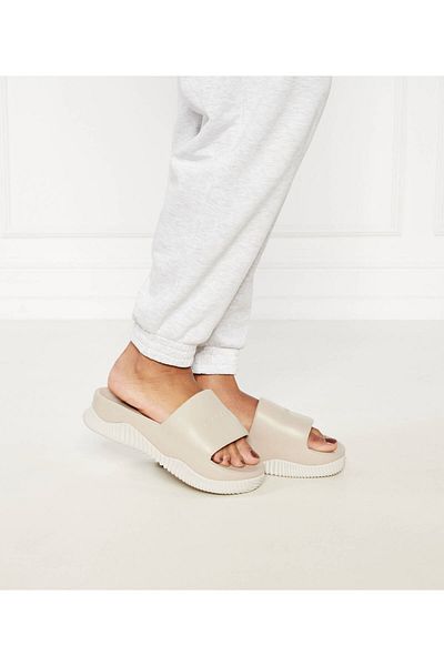 Calvin Klein Flip-flops