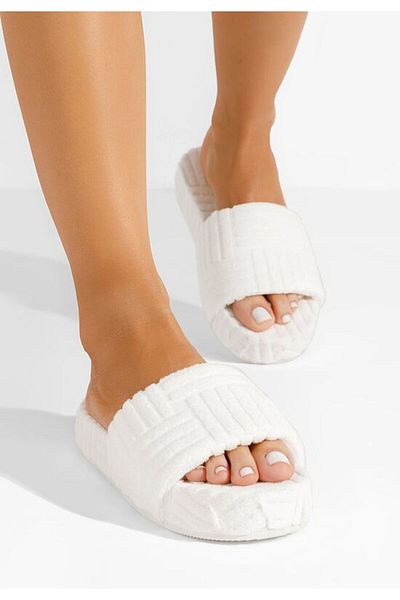 B T Shoes Women's white slippers Recreational