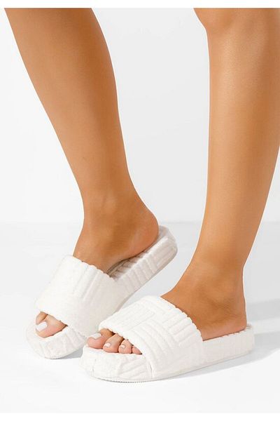 B T Shoes Women's white slippers Recreational