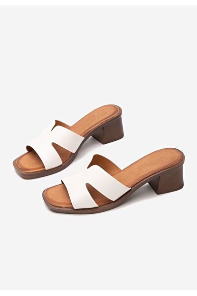 B T Shoes Papuci cu toc gros Liania albi