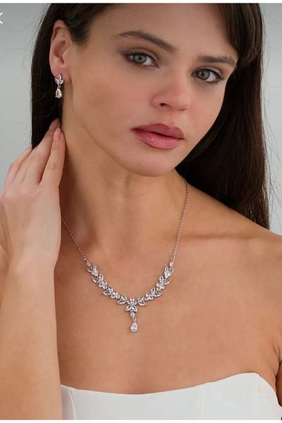 Manu Collection Women's Silver Color Zircon Stone Vip Series Bridal Jewelry Set Necklace Earring