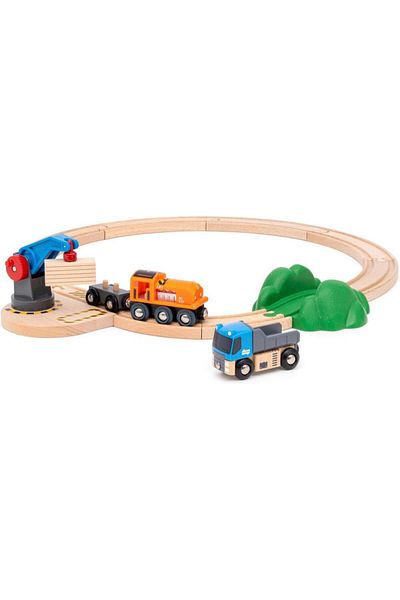 BRIO Train set starter with cargo loading