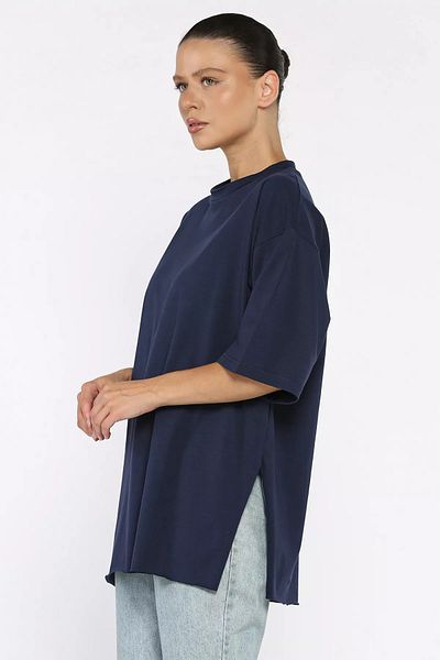 GÜLSELİ Navy Blue Women's Crew Neck Casual T-Shirt with Side Slit Detail
