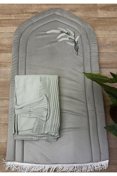smart home Embroidered sponge padded prayer rug set with embroidered crushed prayer sheet. Excellent soft cool material provides you with comfort.