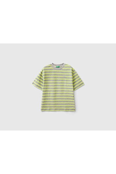 United Colors of Benetton تي شيرت مخطط بشعار محفور للأولاد