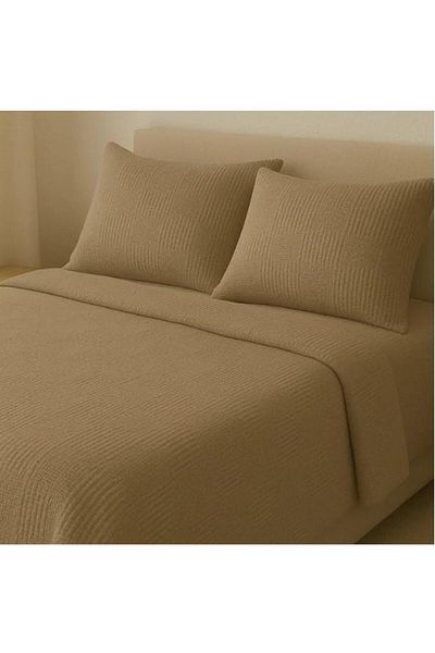 Sinada Single and Double Waffle Square Patterned Pique Set with Indentation