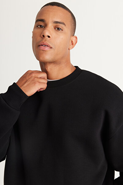AC&Co / Altınyıldız Classics Men's Black Oversize Fit Loose Cut Cotton Fleece Inside 3 Thread Crew Neck Sweatshirt