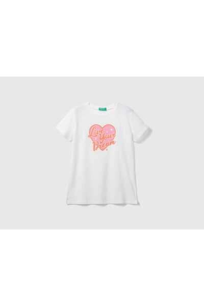 United Colors of Benetton تي شيرت بناتي بأكمام قصيرة وشعار على شكل قلب