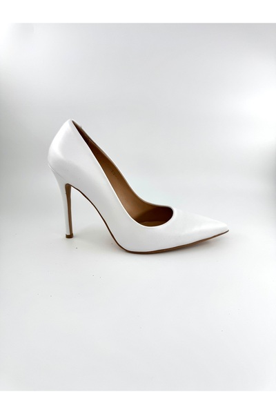 Desire الأبيض الخناجر عالية الكعب