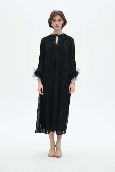 Nichii Plus Size Midi Dress with 3/4 Sleeves and Round Neck