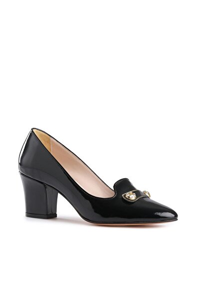 Deriderim Γυναικεία παπούτσια με λεπτομέρεια από λουστρίνι με μεσαίο τακούνι