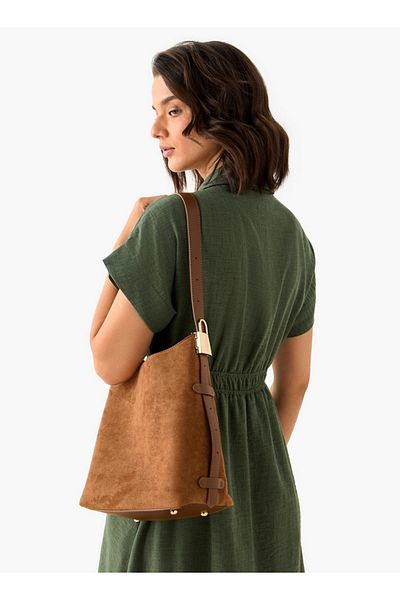 Flora Bella by Shoexpress Flora Bella Solid Shoulder Bag with Pouch