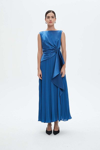 Nichii Sleeveless Pleated Maxi Dress