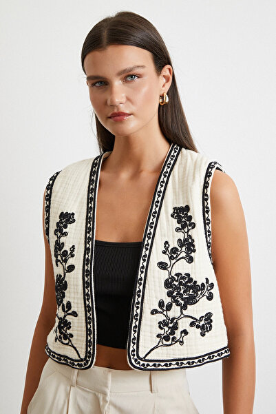 Never more Embroidered Oversize Vest Cream