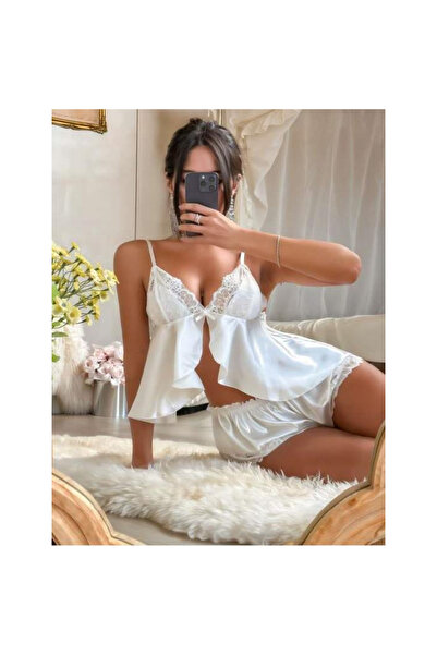 MİRALİVE MARSiLYAN- بدلة شورت من الساتان الأبيض مع حمالات رفيعة مطرزة بالدانتيل