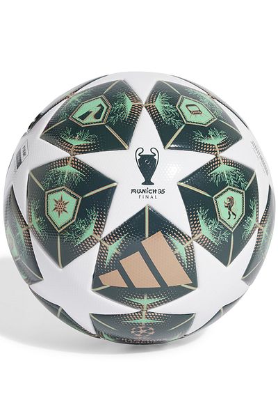 adidas كرة قدم أصلية من دوري أبطال أوروبا UCL لكرة القدم على سجادة ملعب عشب طبيعي