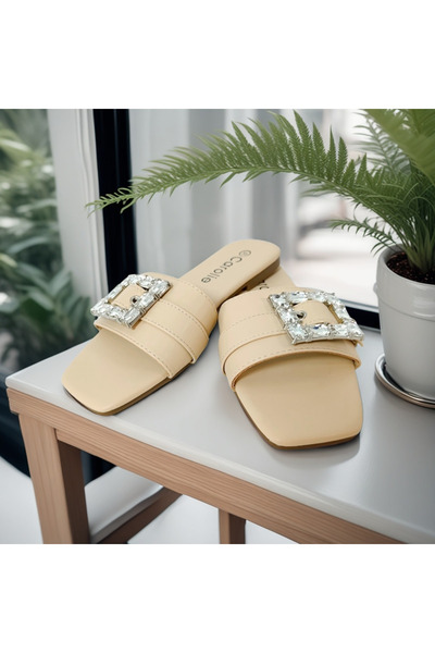 OEM Versatile women's slippers with decorative crystal applications, for summer, light and cool, F23