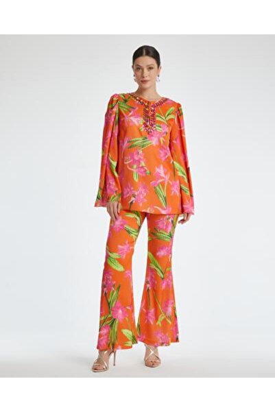 SERPİL Taş Detaylı Çiçek Desenli İkili Takım – Canlı Renkler ve Modern Kesiml...