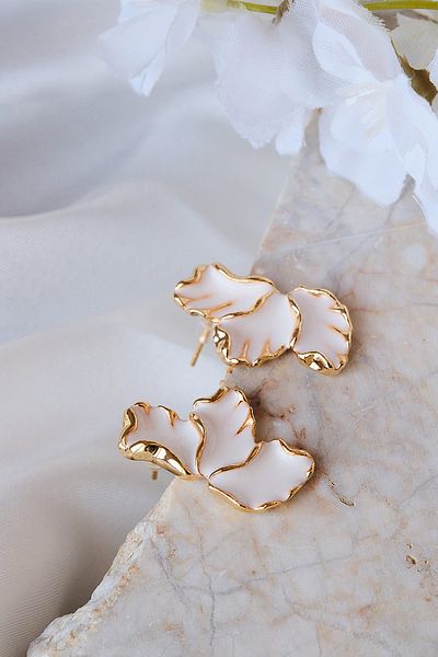 AURRARİ White Enamel Leaf Earrings