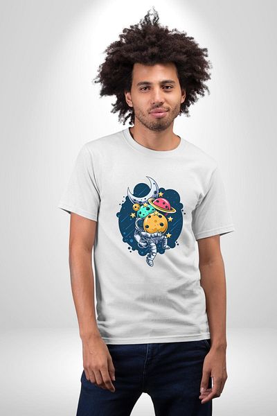 Angemiel تي شيرت مطبوع عليه Planet Carrying Astronaut Star Collection Adventure أبيض كبير الحجم للنساء والرجال