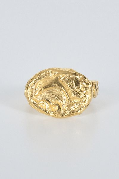 BE BLUE Gold Dolphin Figure Ring