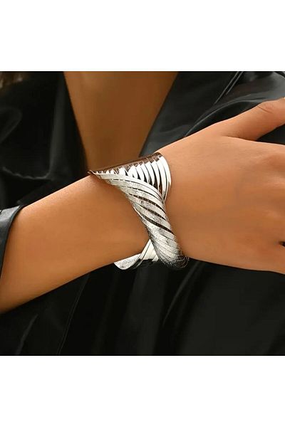 Yıldız Accessory Summer Modern Twist Stainless Steel Bracelet Sparkling Trend Stylish Night Adjustable Size