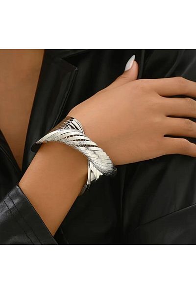 Yıldız Accessory Summer Modern Twist Stainless Steel Bracelet Sparkling Trend Stylish Night Adjustable Size