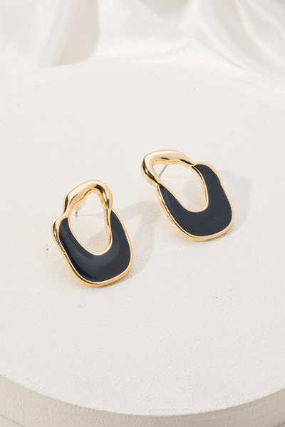 MRK Kadın Asimetrik Siyah Mineli Küpe