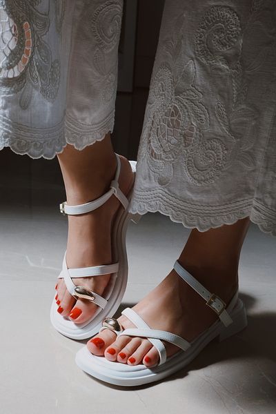 POLKA STORE Soft Gold Metal Ring Detailed Ribbed Sandals